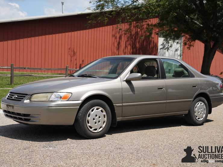 run-#167---1998-toyota-camry-clx-sedan-image-1