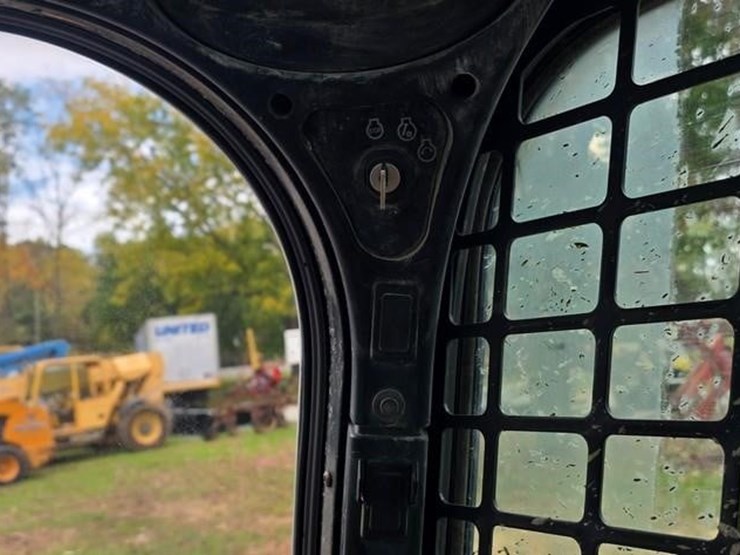 2014-bobcat-s770-image-53