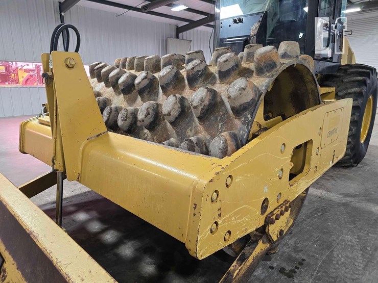 2012-caterpillar-cp56-image-13