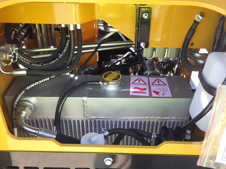 2026-cfg-kjt27-skid-steer-loader-image-14