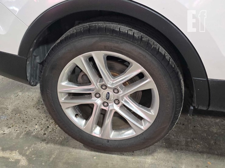 2016-ford-explorer-limited-image-19