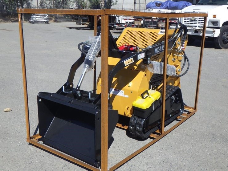 2026-agt-mx-mrt14-skid-steer-loader-image-1