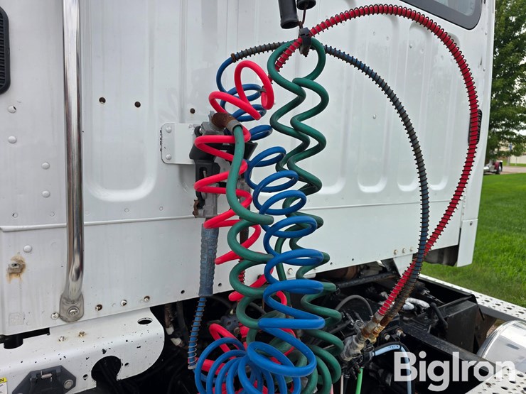 2012-freightliner-m2-112-t/a-truck-tractor-image-16