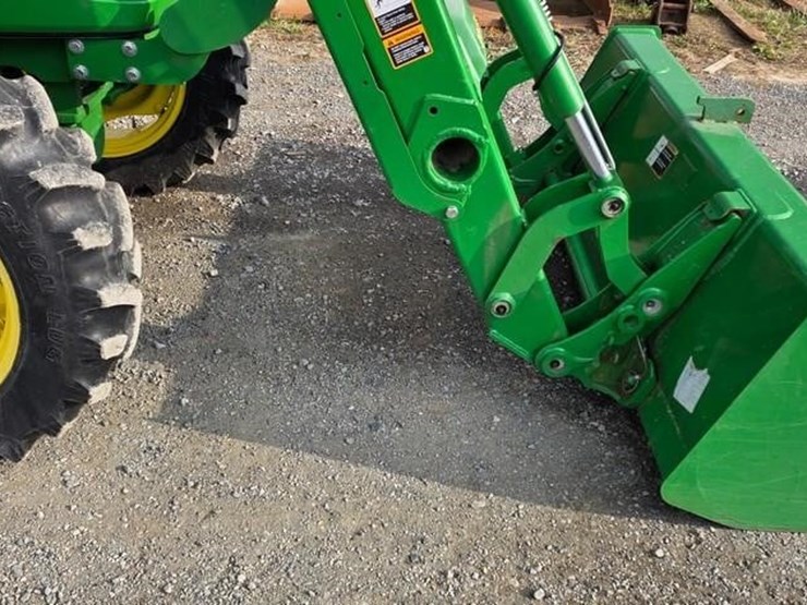 2016-john-deere-5065e-image-31