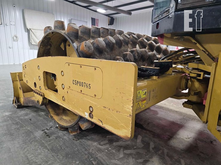 2012-caterpillar-cp56-image-16