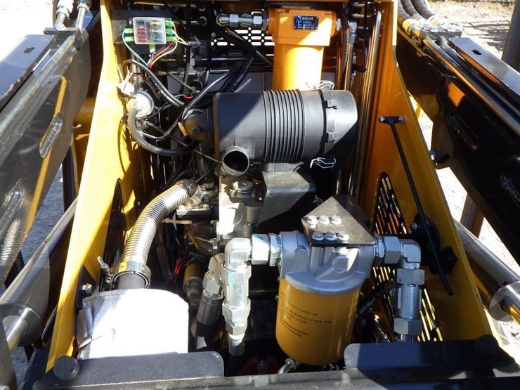 2026-cfg-kjt27-skid-steer-loader-image-9
