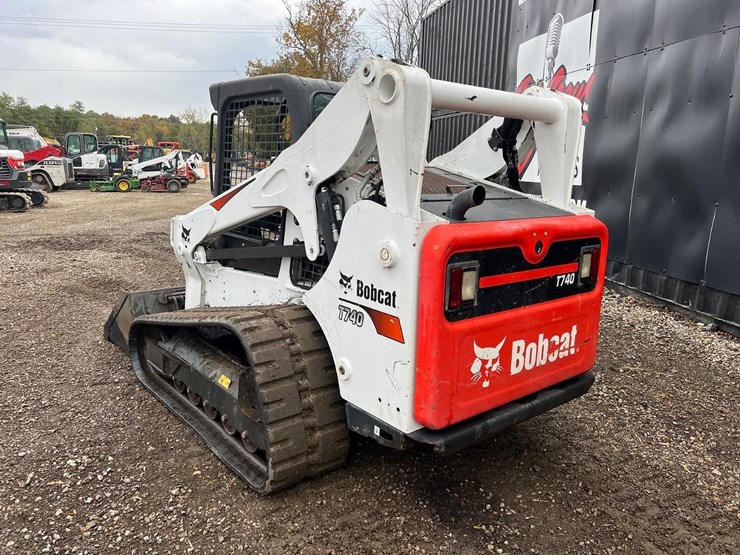2022-bobcat-t740-skid-steer-loader-image-4