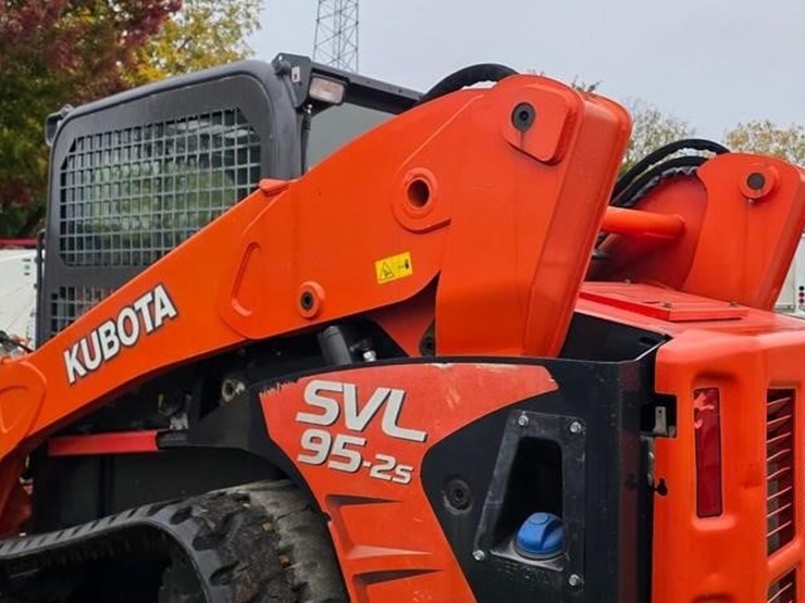2017-kubota-svl95-2s-image-19
