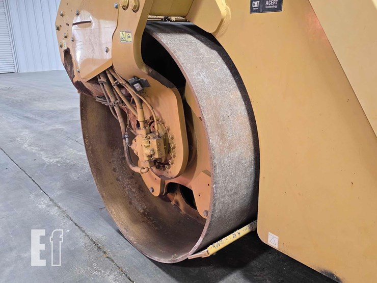 2009-caterpillar-cb64-image-16