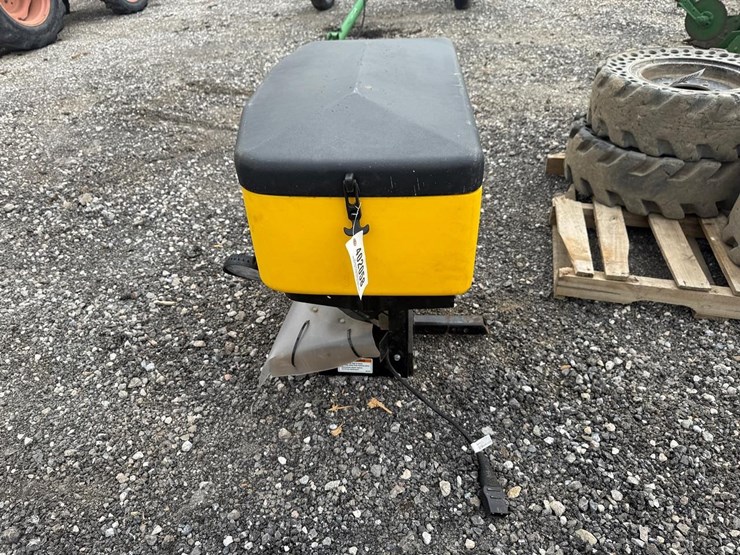 snowex-pro575-salt-spreader-image-2