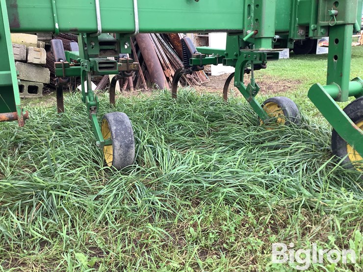john-deere-875-8r38-rear-mount-cultivator-image-18