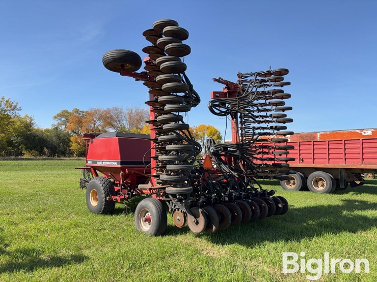 case-ih-8600-air-seeder-image-7
