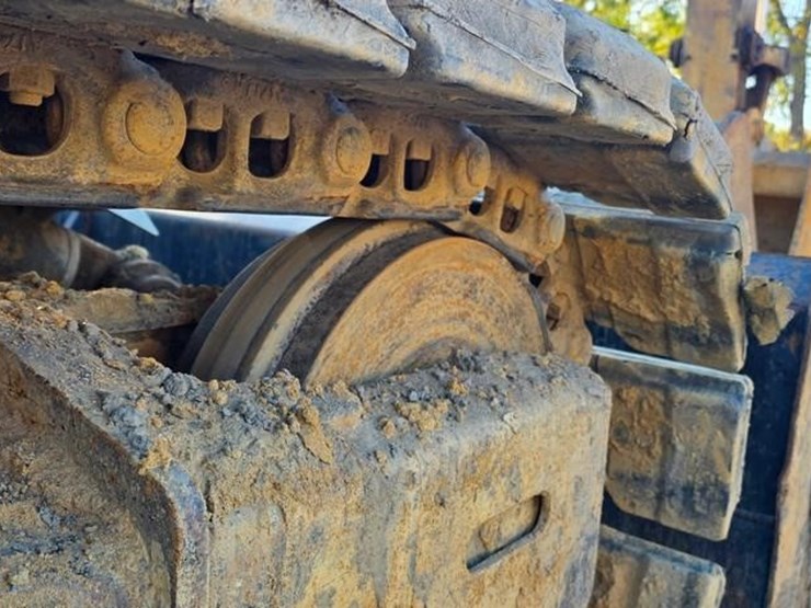 2015-deere-135g-image-22