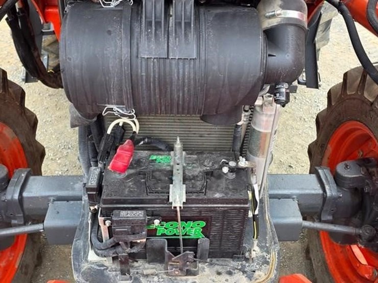 2017-kubota-m5-091d-image-44