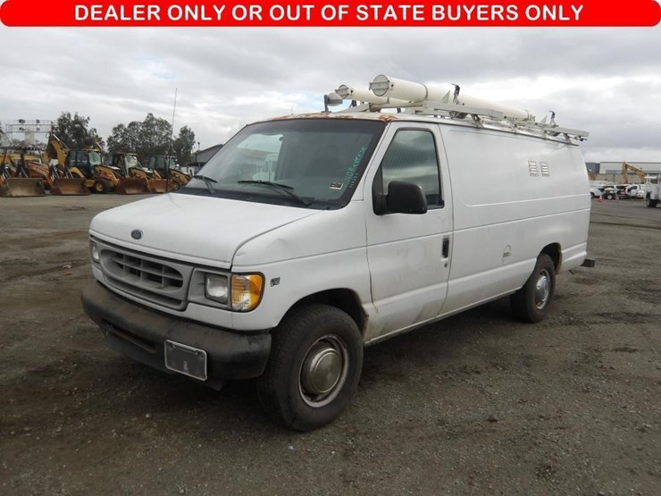 2002-ford-e350-image-1