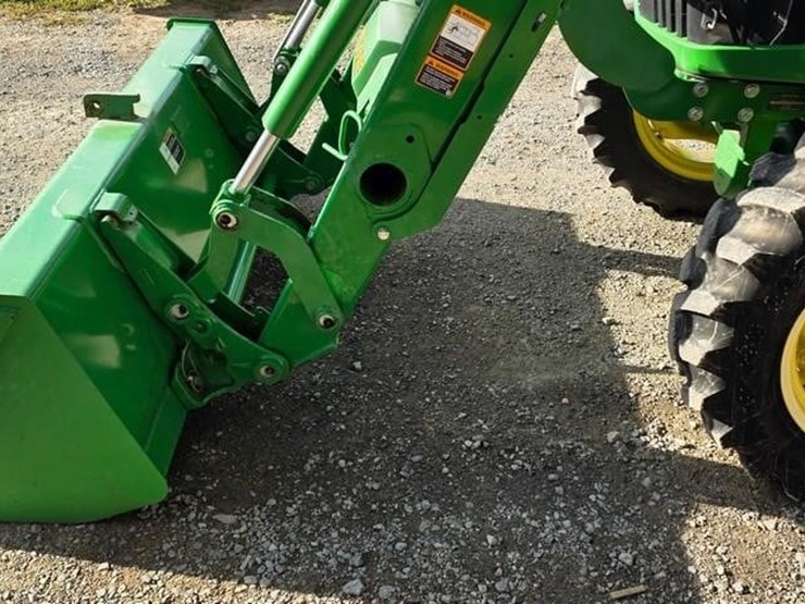 2016-john-deere-5065e-image-8