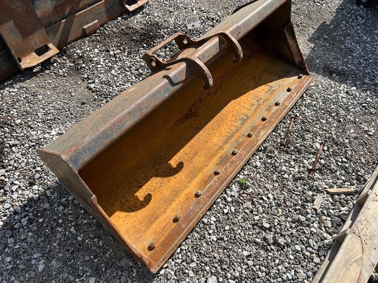 bobcat-60”-ditching-excavator-bucket-image-4