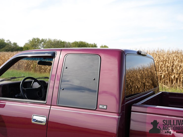 run-#139---1996-gmc-sierra-1500-4x4-stepside-pickup-image-17
