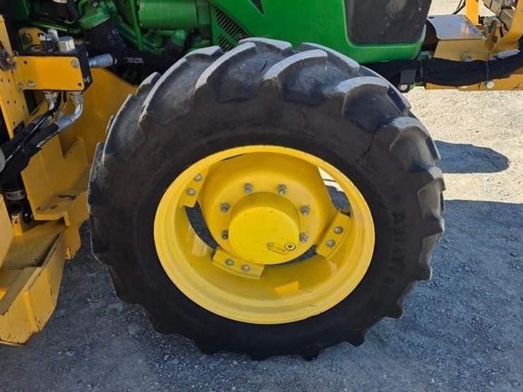 2019-john-deere-5100e-image-8