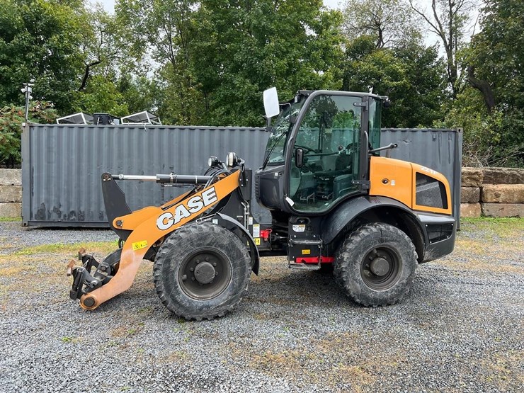 2019-case-221f-wheel-loader-image-1