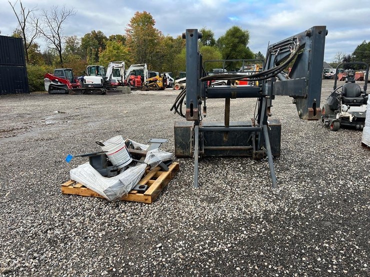 buhler-allied-695-loader-w/-74”-bucket-image-6