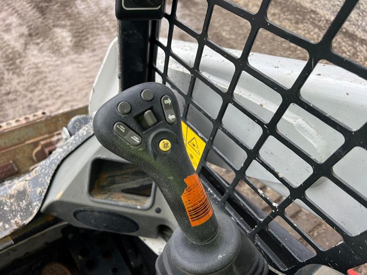 2023-bobcat-t770-skid-steer-loader-image-19