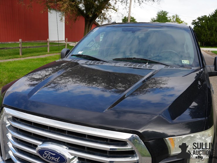 run-#44---2016-ford-f150-xlt-crew-cab-4x4-pickup-image-10
