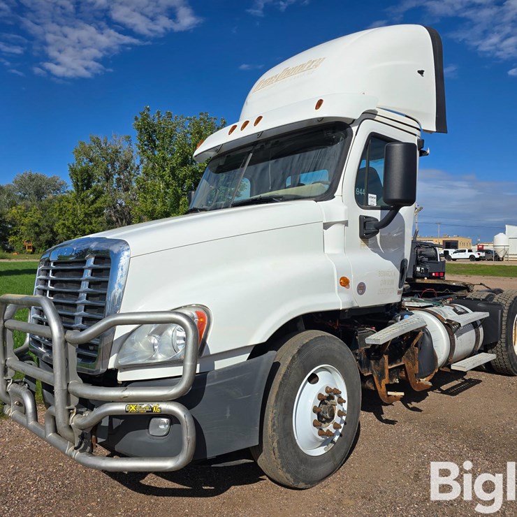 2019 Freightliner Cascadia 125 T/A Day Cab Truck Tractor