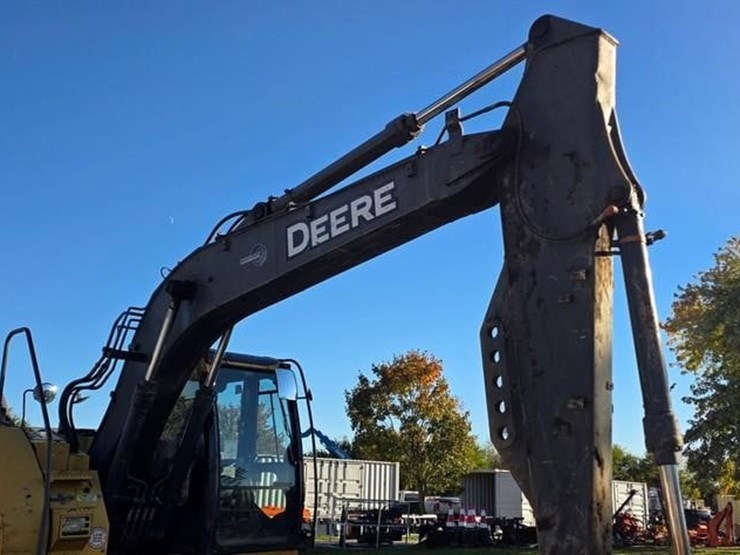 2015-deere-135g-image-7
