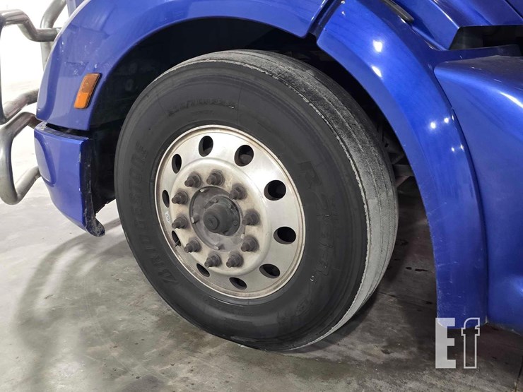 2019-peterbilt-579-image-20