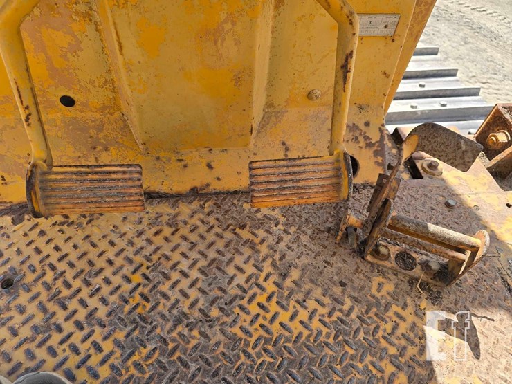 caterpillar-d6d-image-18
