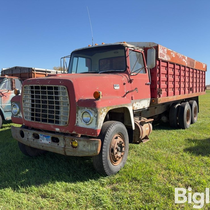 1974 Ford 880 T/A Grain Truck