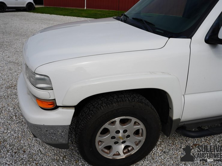 run-#42---2004-chevrolet-tahoe-4x4-suv-image-12