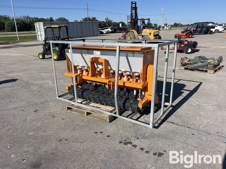 2026-arteer-nsd-72w-3-pt/skid-steer-no-till-drill/seeder-image-1