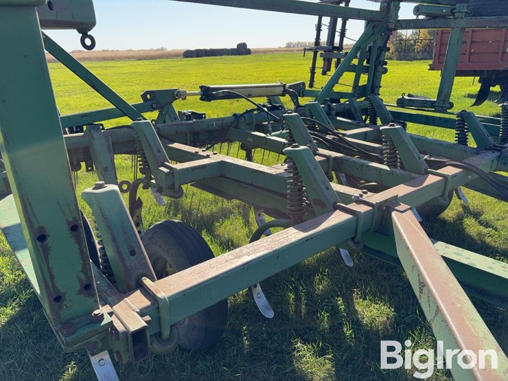 john-deere-1610-25'-chisel-plow-image-18