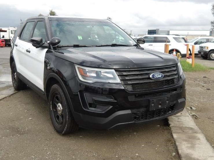 2019-ford-explorer-image-2