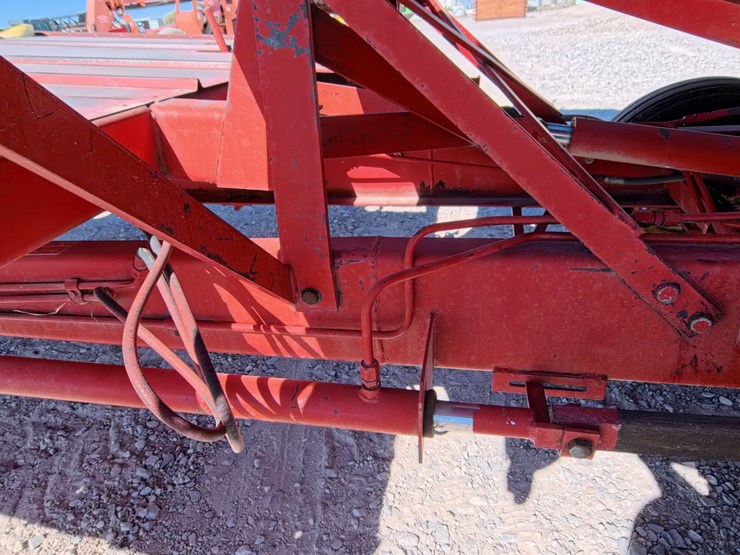#1029-•-new-holland-1033-small-square-bale-stacker-image-19
