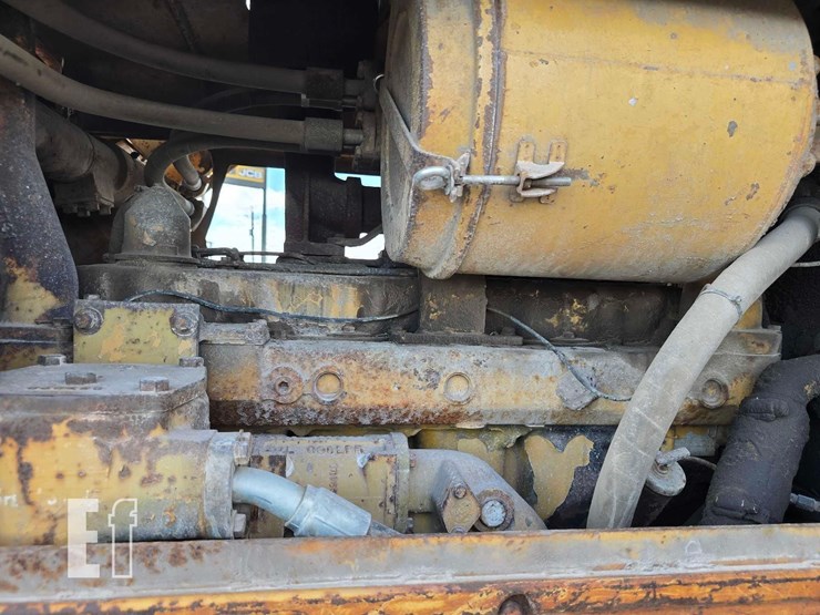 caterpillar-d6d-image-38