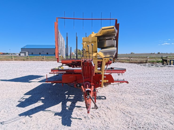 #1029-•-new-holland-1033-small-square-bale-stacker-image-8