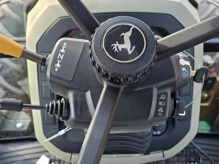 2019-john-deere-5100e-image-67