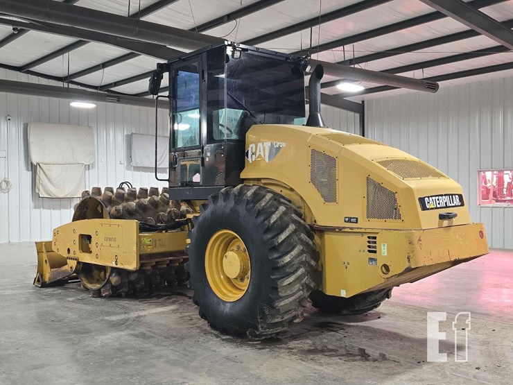 2012-caterpillar-cp56-image-4