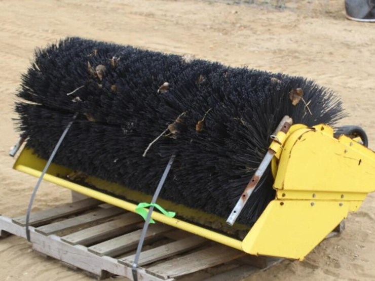 john-deere-1025r-image-3