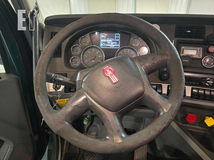 2017-kenworth-t680-image-10