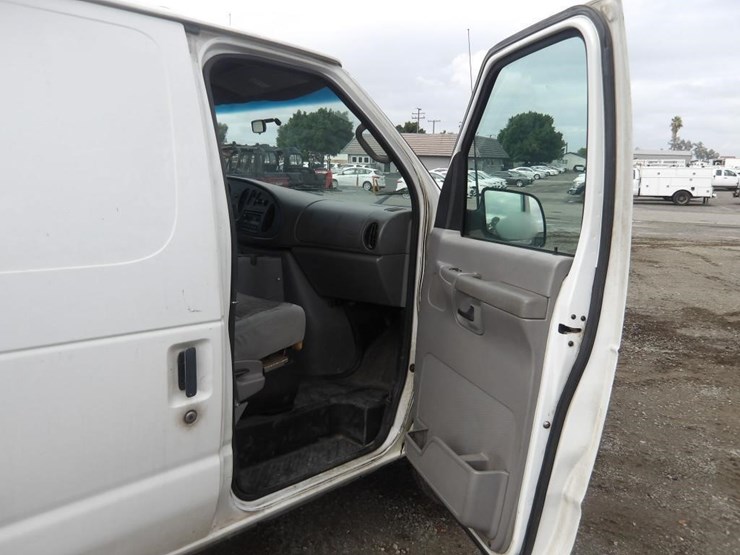 2002-ford-e350-image-12