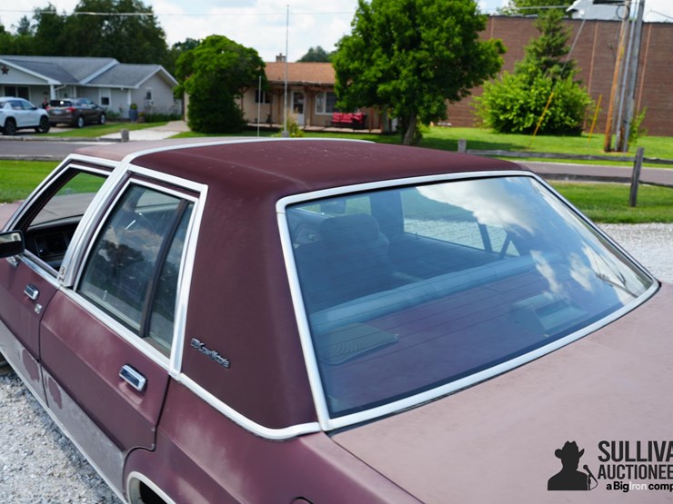 run-#179---1991-ford-crown-victoria-lx-sedan-image-19