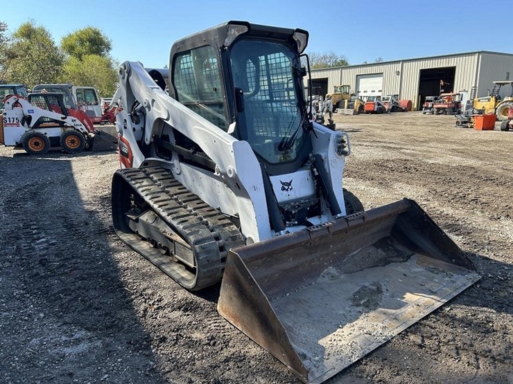 2023-bobcat-t650-skid-steer-loader-image-7