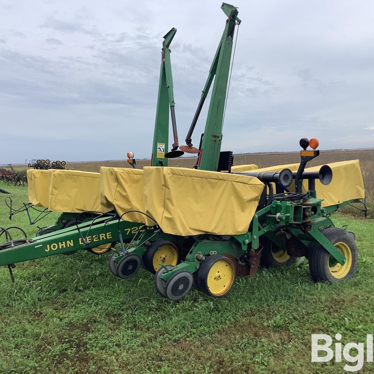 John Deere 7200 8R38 Planter