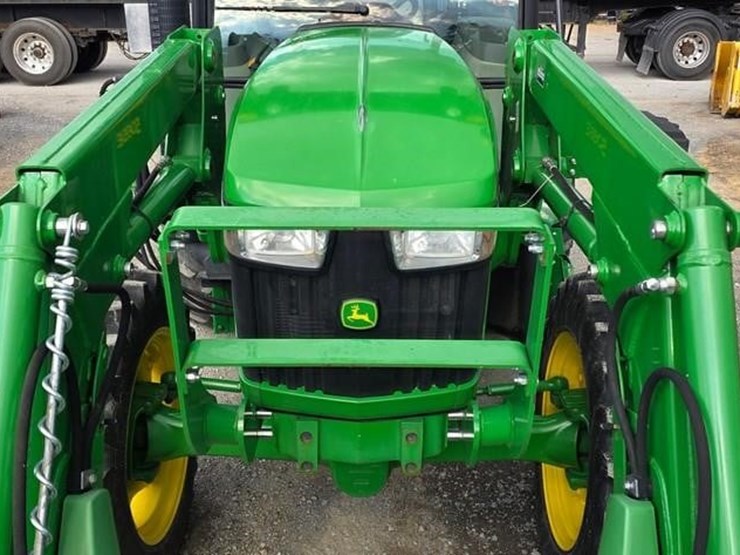 2016-john-deere-5065e-image-38