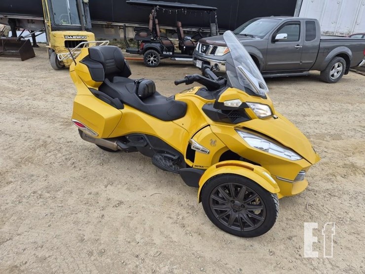 2013-can-am-spyder-rt-image-4