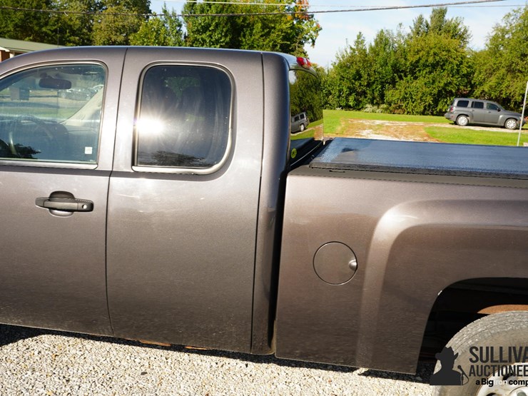 run-#6---2011-chevrolet-silverado-extended-cab-2wd-pickup-image-15